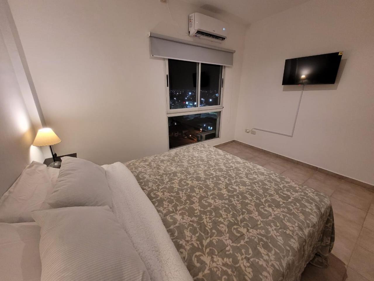 Departamento Confortable Centrico Con Cochera 4 Personas Apartment Corrientes